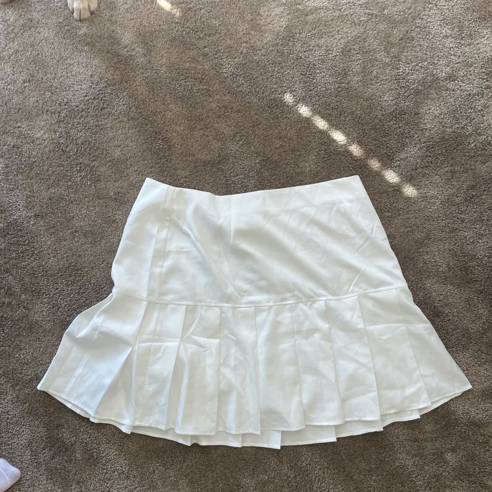 Plus size white pleated skirt